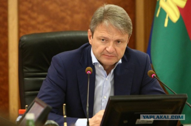 Пресс-секретарь московского мэра Сергея Собянина Гюльнара Пенькова демонстириует свое кольцо de Grisogono за 2 млн рублей