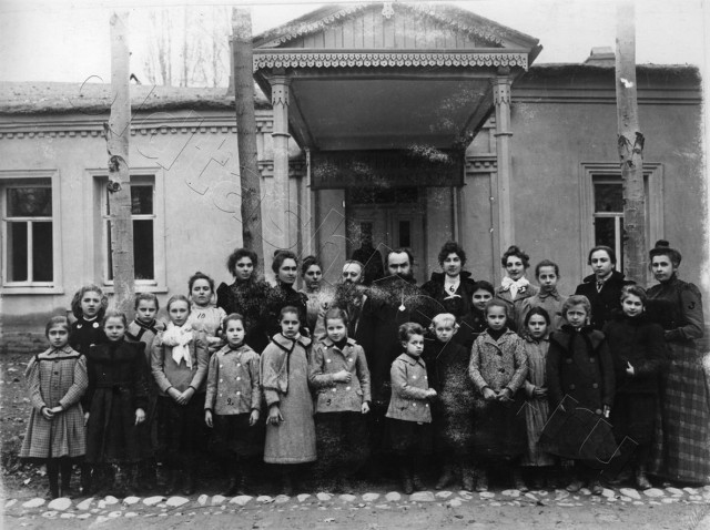 История в фотографиях