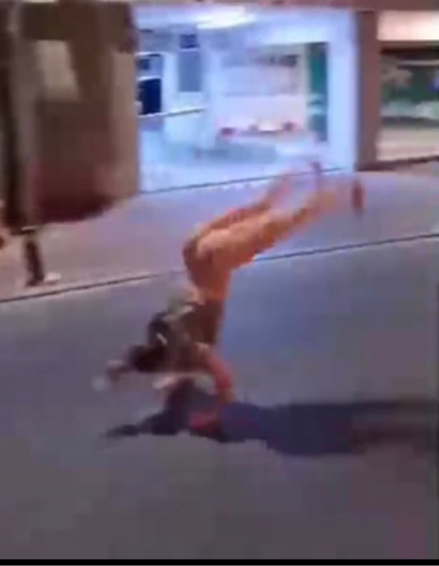 Зелёный ей идёт