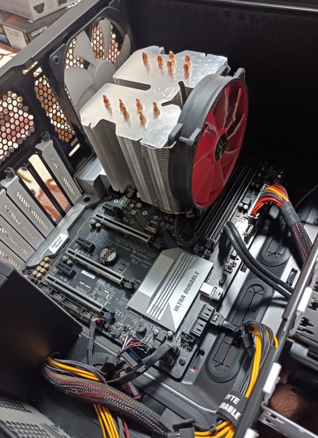 Продам видеокарты в Москве MSI RX 570 4gb и всякое остальное