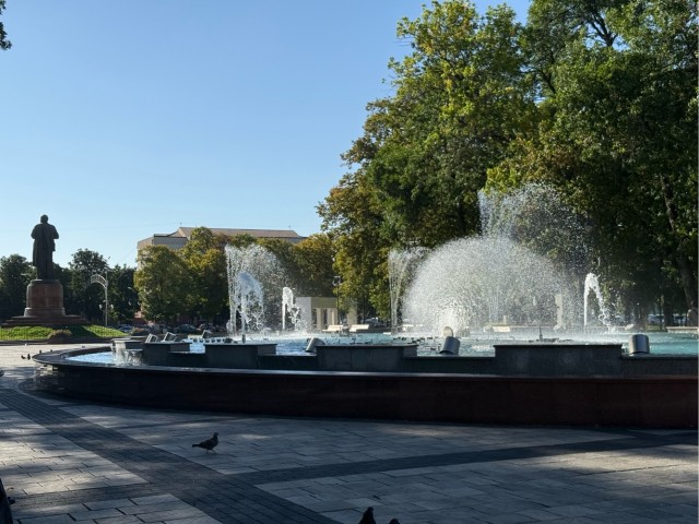 Солнце, прохлада, Майкоп и Ленин!