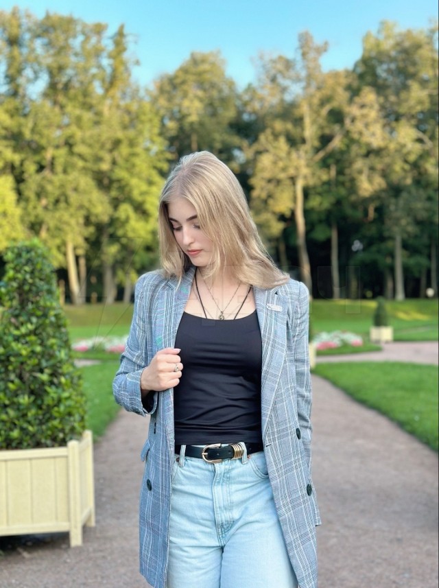 В Питере молодая учительница английского совратила двух 12-летних подростов у себя дома: теперь девушке грозит до 20 лет лишения свободы