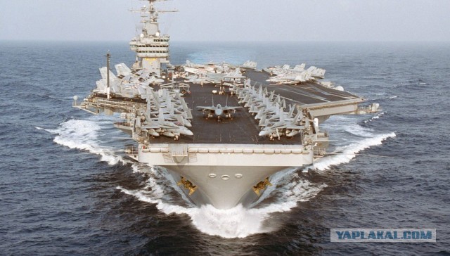 Военные США из страха перед Ираном подожгли свой авианосец USS Gerald R. Ford
