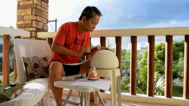 Филиппинский подросток собрал копию робота BB-8 из «Звездных войн»