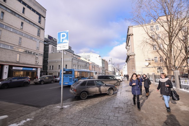 "Если человек много лет подряд плюет на закон, зачем он сейчас пытается сохранить лицо?"