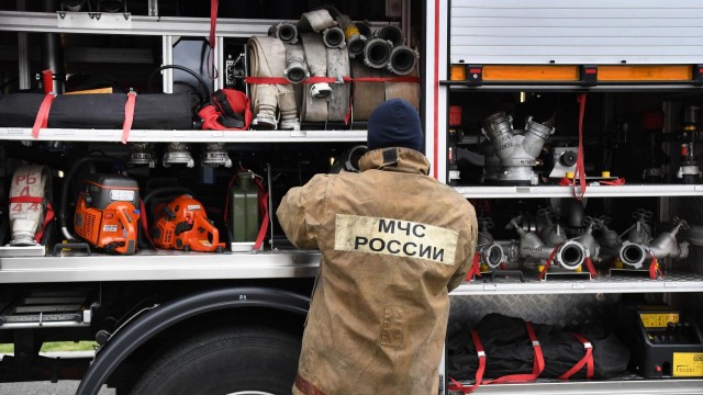 На Волгоградском НПЗ после падения беспилотника вспыхнул пожар