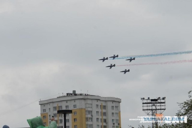 Торжественное шествие раритетной техники в День Победы прошло в Верхней Пышме. Фото