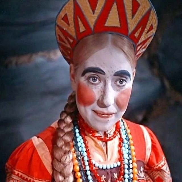 Учительница заставила девочку снять кокошник