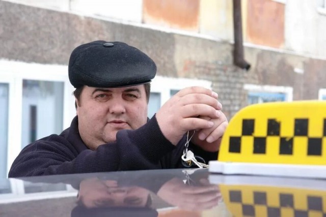 Таксист в Домодедово попытался развести израильтянина на 26 тыс. руб. за поездку.