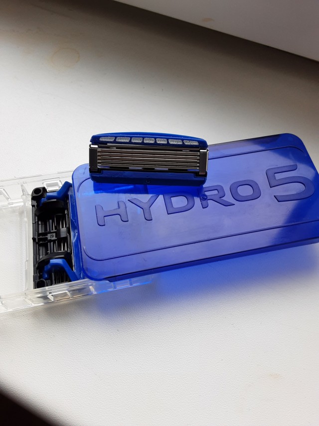 Китайцы, ну что вы там такое курите? За 240 рублей на год хватает!