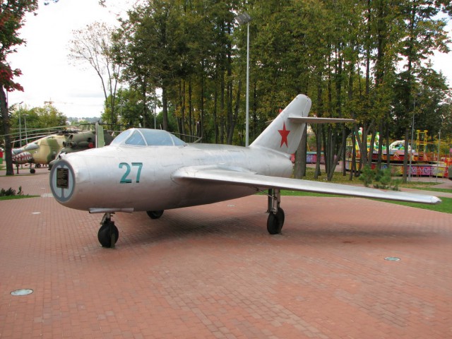 20 самых интересных авиапамятников