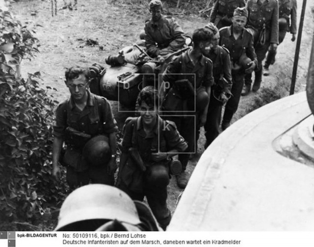 История одной фотографии: Тигры 2./s.Pz.Abt. 503 в с.Беломестном и на трассе M2 в середине июля 1943