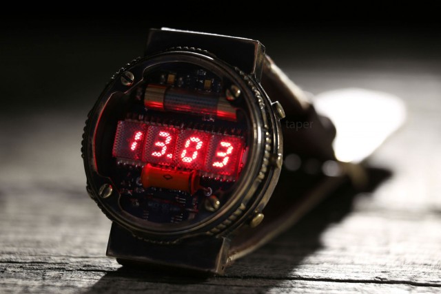Часы «Метро 2033» в стиле стимпанк