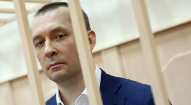 Прилетело мне тут в вотсап очередной вариант событий.
