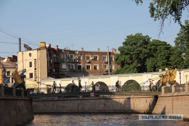 По рекам и каналам Петербурга