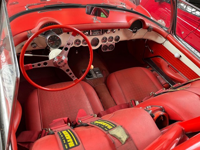 72 года Chevrolet Corvette. Немного красивых фото.