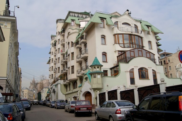 Москва при Брежневе и сейчас на 20 кадрах сделанных в одних и тех же местах