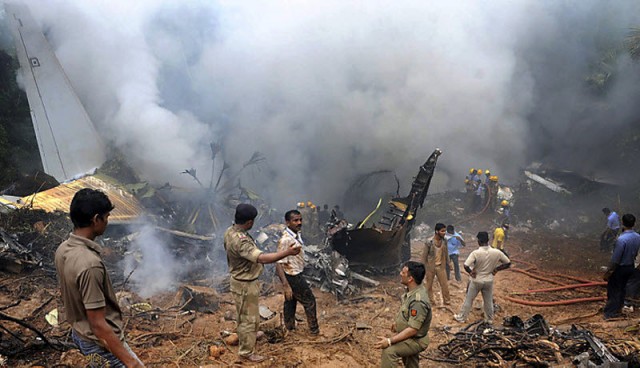 Крушение самолета в Индии
