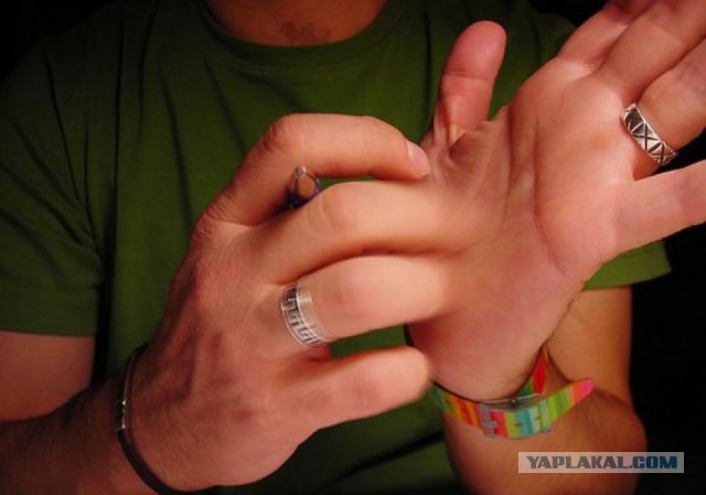 В Турции мусульманам ограничат левую руку