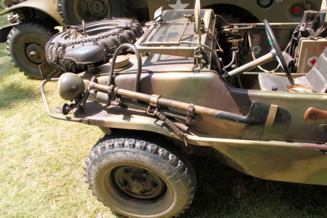 Жук-плавунец: тест-драйв Volkswagen Type 166 Schwimmwagen