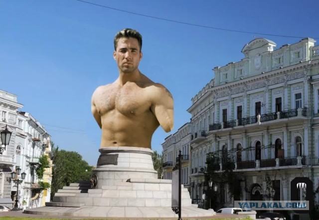 Снос памятника Суворову