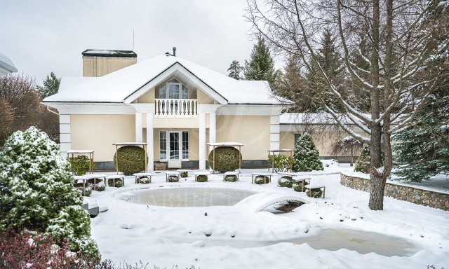 Дом Светланы Лободы в Подмосковье продают за 650 миллионов рублей