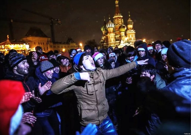 «Да вы же х*й в пальто»: в Москве яжебатя коляской, в которой находился ребенок, протаранил рабочих