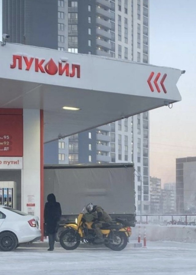 Парень доехал из Екатеринбурга до Перми на советском мотоцикле «Урал» в 40-градусный мороз