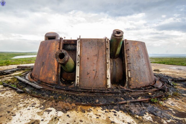 Подземелья брошенной в Арктике башенной береговой батареи №10 на о.Кильдин