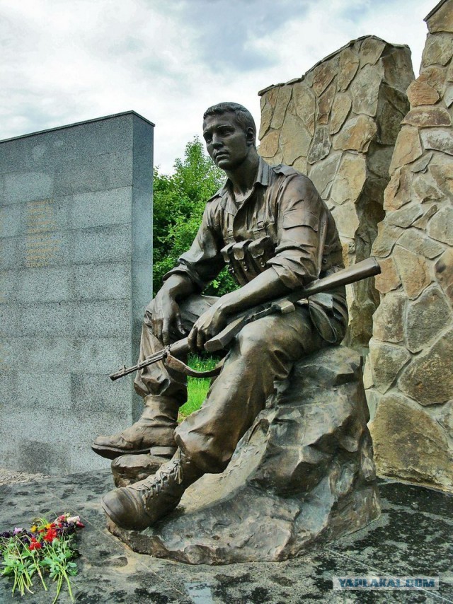 10 самых веселых памятников в России