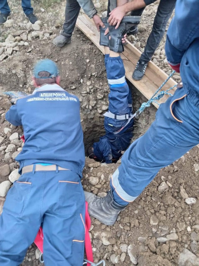 В Апшеронске 11-летний мальчик провалился в яму и провел там всю ночь