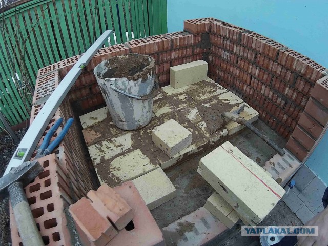 Барбекю из кирпича своими руками