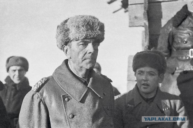 Немцы и русские в плену.