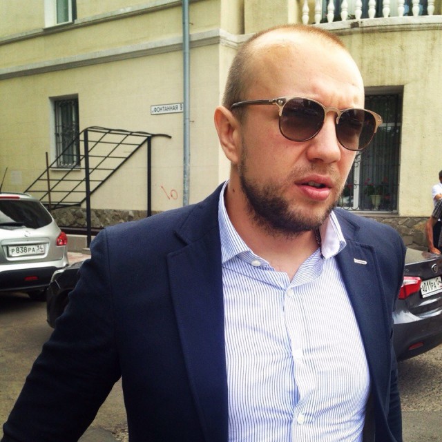 Скандал родителей больного ребенка со «скорой» из-за бахил .
