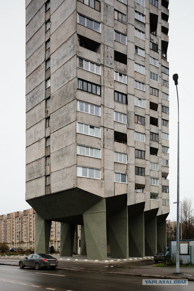 «Дом-сороконожка» — странная московская высотка времён СССР