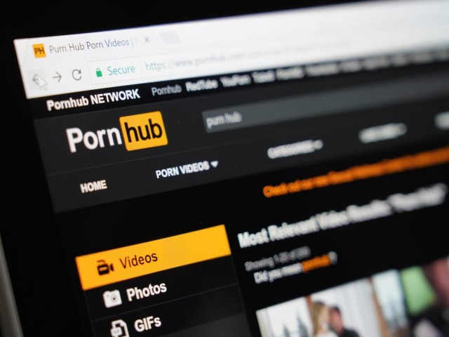 Врач призвал россиян смотреть порно вместо телевизора