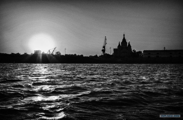 На катере в пос.Макарьево или Топограв, бе-бе-бе)