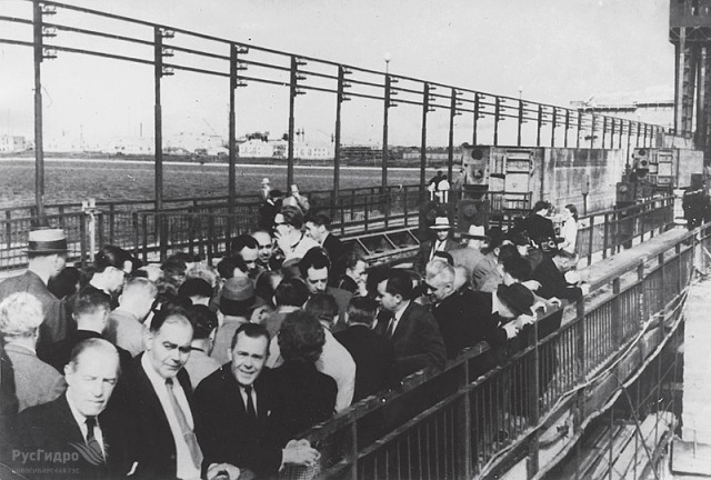 Перекрытие реки Обь при строительстве ГЭС, 1956