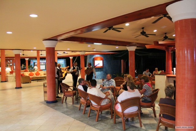 Поездка в Мексику (за деньги)