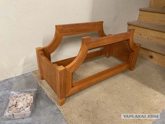Сундучок-скамейка из Африканского падука