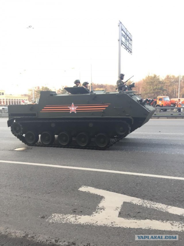 Проход техники. Москва, Тверская 29 апреля