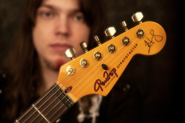 Реставрация электрогитары