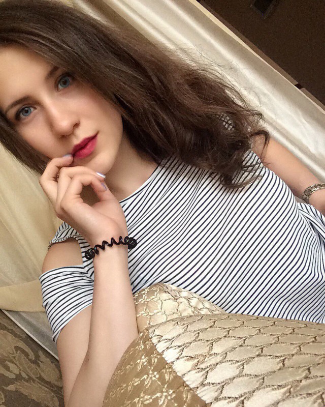 Приятные девушки из сети