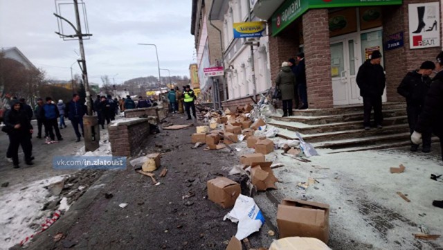 В СМИ появились первые кадры с места смертельного ДТП под Челябинском