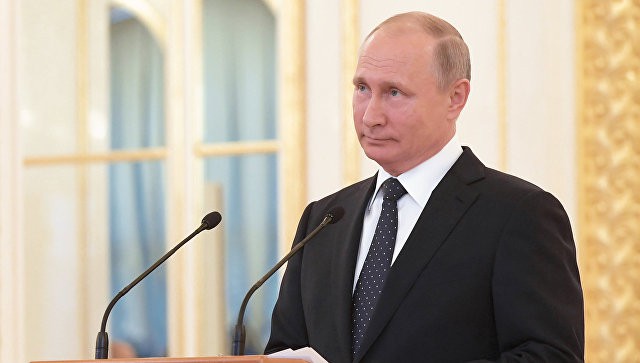 Опубликованы первые вопросы, которые задали Путину для "Прямой линии"