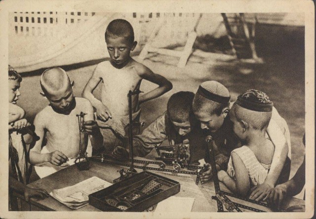 История в фотографиях