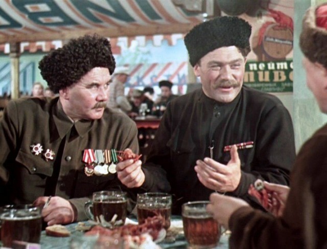 За что Хрущев запретил легендарный советский фильм «Кубанские казаки»?