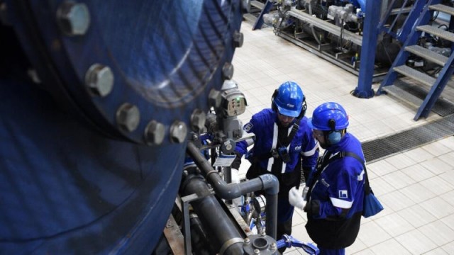 Российская компания «Газпром» приостановила поставки газа французской фирме Engie в связи с неоплатой поставок в полном объеме