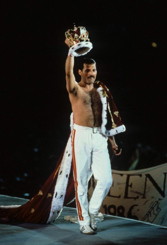 Вечеринки, оргии и драки: 10 сумасшедших историй о Фредди Меркьюри, рассказанных знакомыми