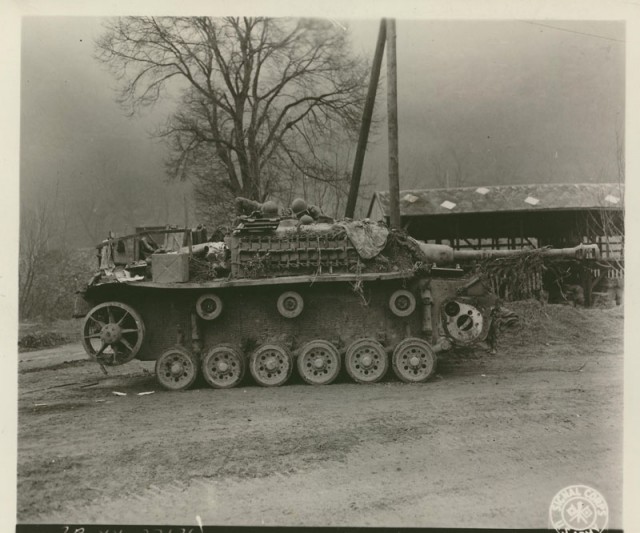 StuG III под кличкой "Гадюка", самая массовая в производстве с которой пришлось встретиться нашим дедам.